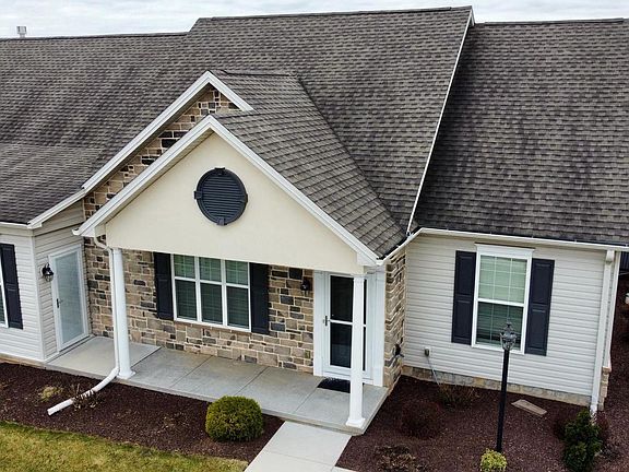 3rd image of 160 Dolomite Dr Unit 12B