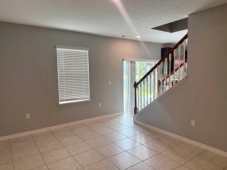 2213 Canyon Breeze Ave — Photo 4