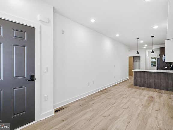 3rd image of 4312 Pennsgrove St #1