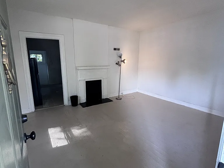 711 China St — Photo 3