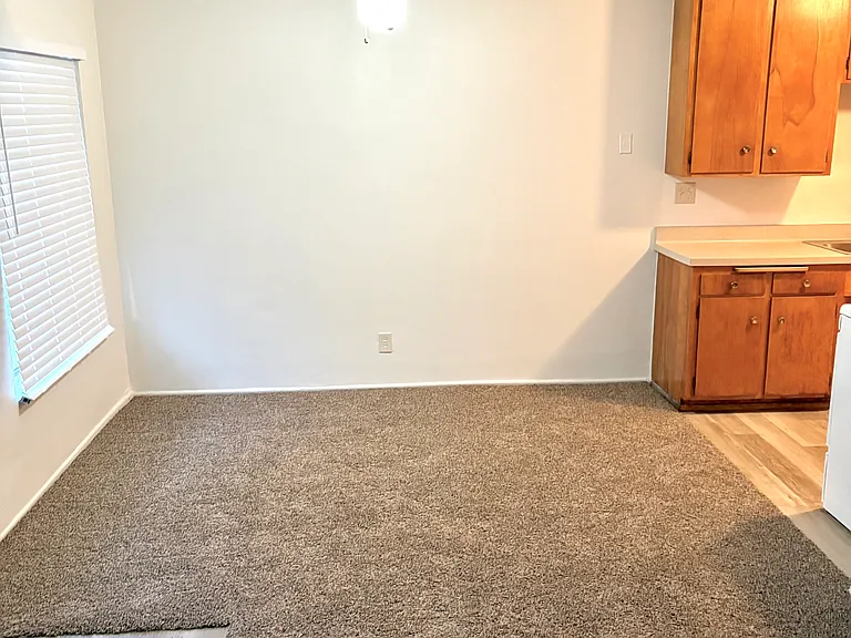 701 N Maple St #2 — Photo 4
