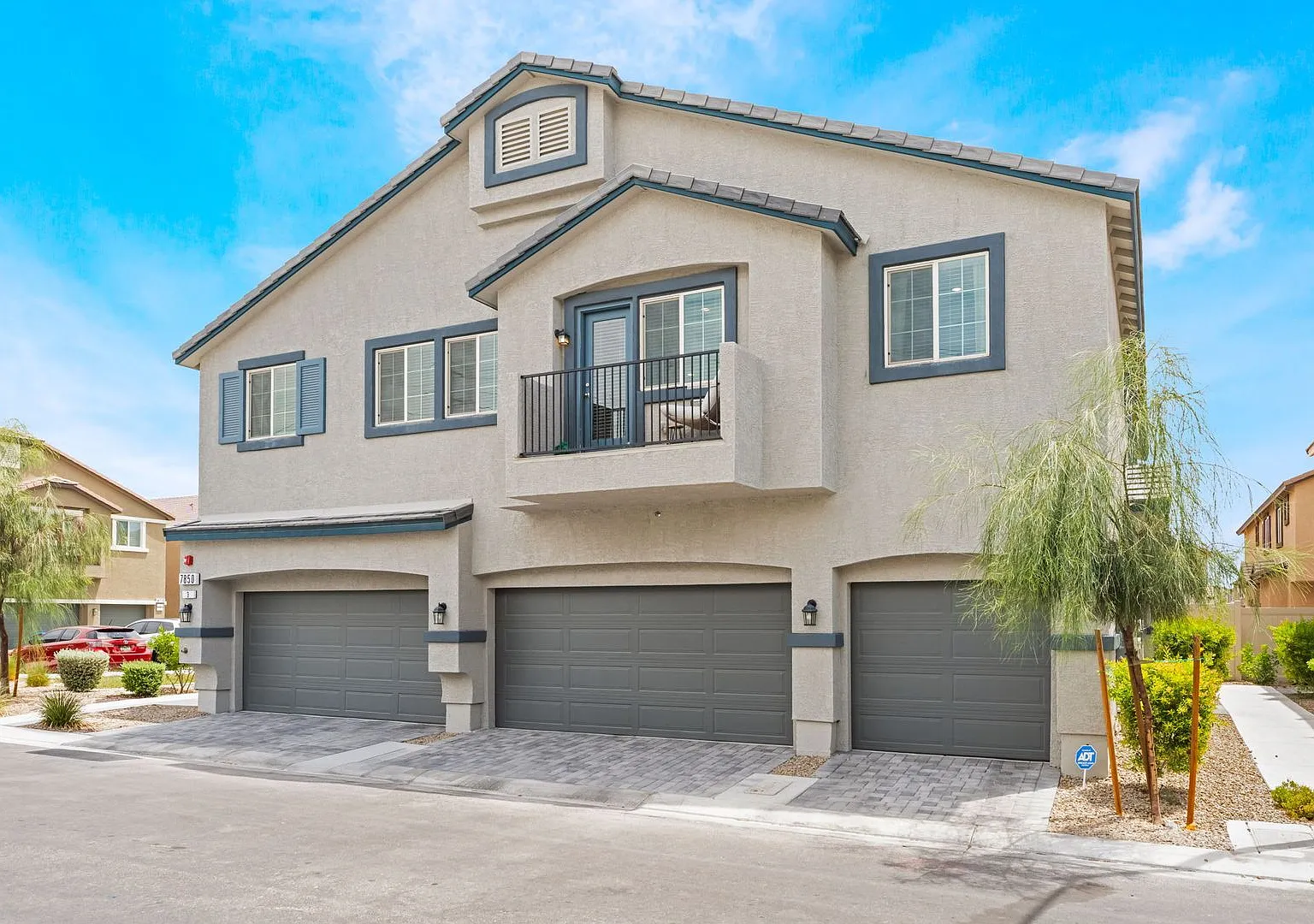 2-Bed, 2-Bath w/ 1-Car Garage — Photo 2