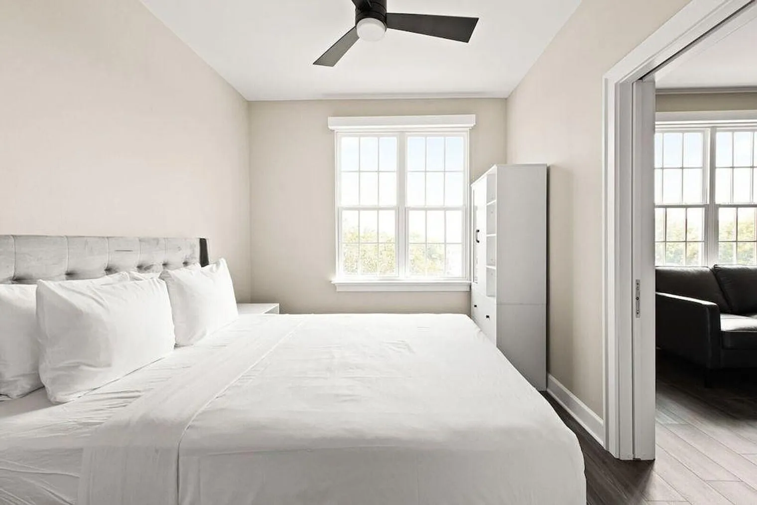 2 bed, 2.0 bath, 699 sqft, $8,201 — Photo 4