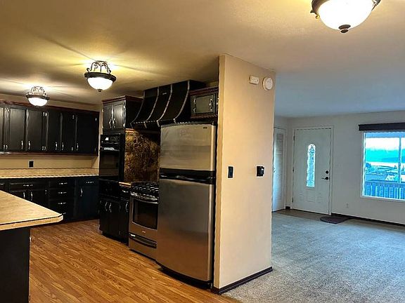 4th image of 304 1st Ave