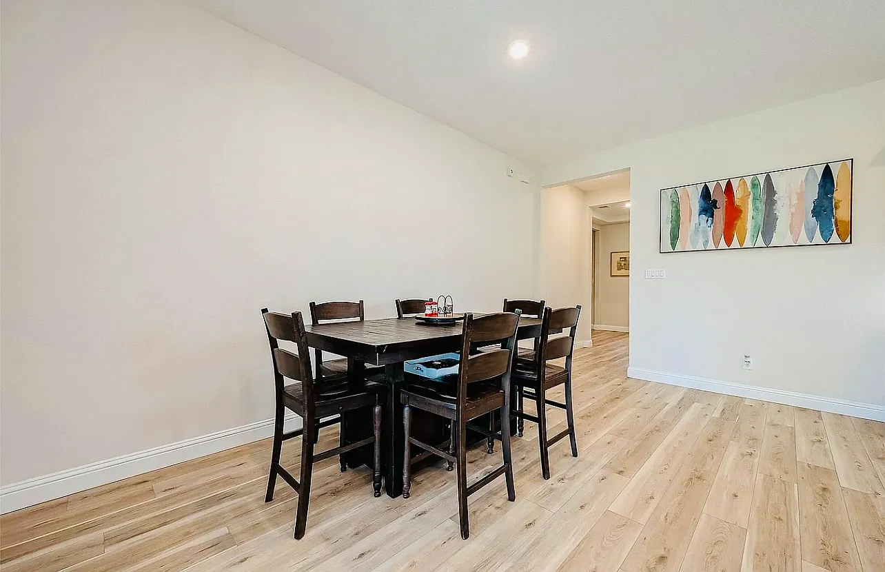 3 bed, 1900 sqft, $2,700 — Photo 4