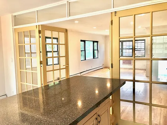 Sold by Eagle Realty Group New York | media 9