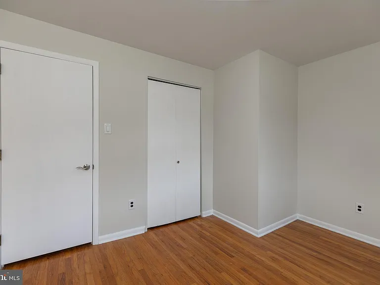 410 Woodlawn Ave — Photo 37