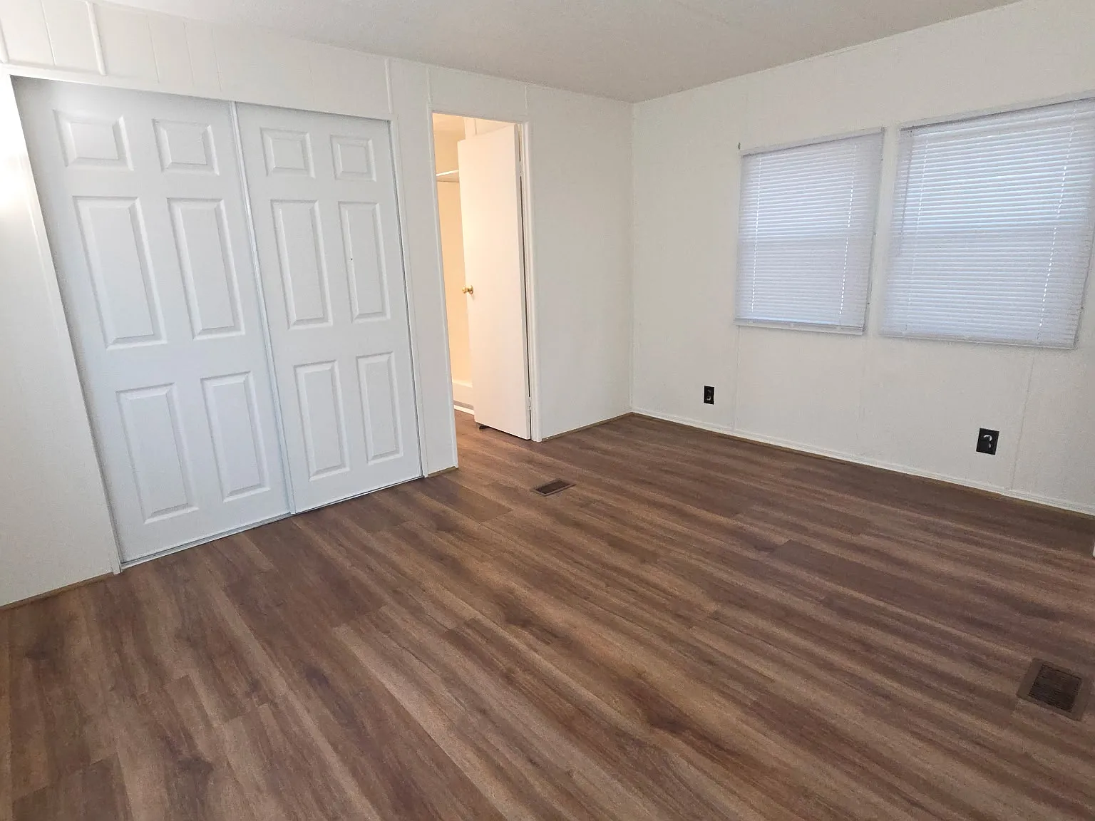 2 bed, 850 sqft, $1,299 — Photo 4
