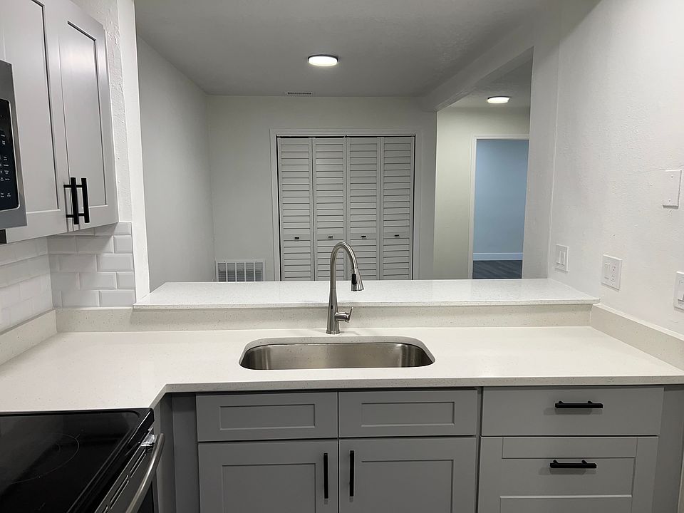 1st image of 5208 Via Hacienda Cir