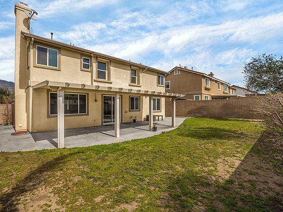 5th image of 15339 Jeanette Dr