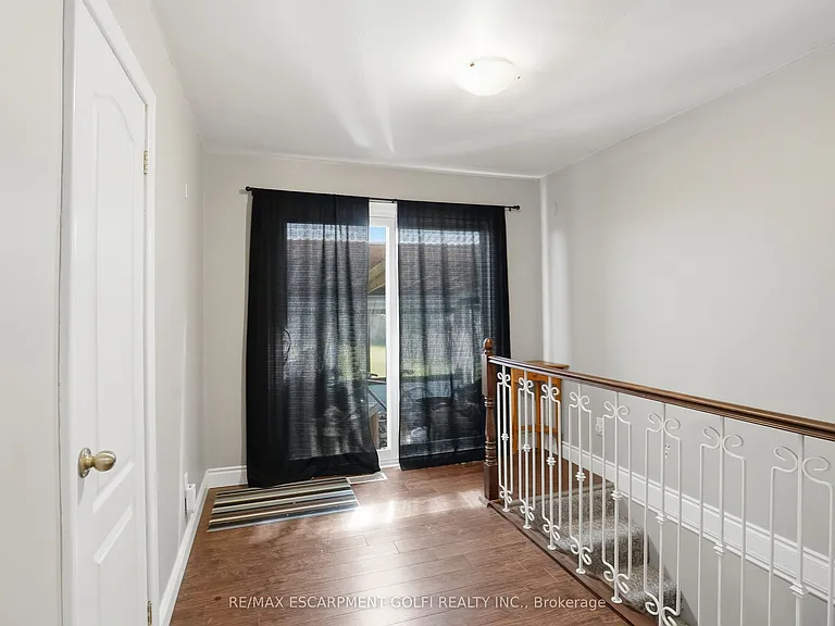 1318 Fisher Ave — Photo 9