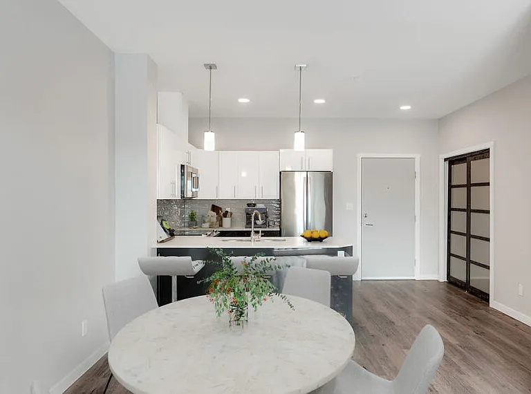 711 Treanor Ave — Photo 4