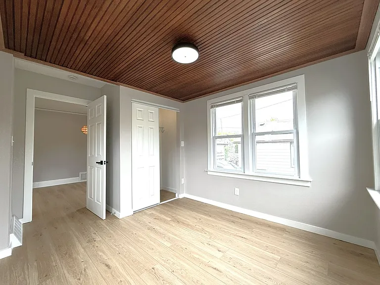 323 N 59th Street — Photo 10