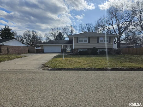 830 E Tyler St, Morton, IL 61550