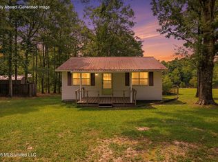 16 Chapel Ln, Perkinston, MS 39573
