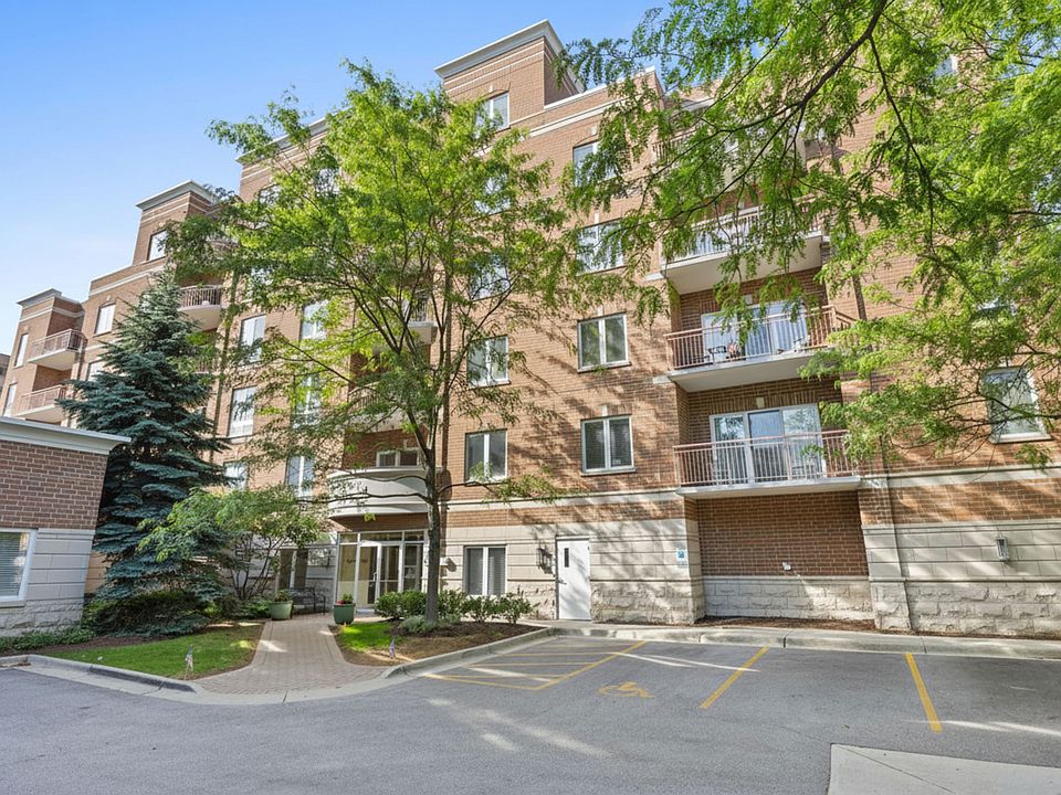 1st image of 819 Graceland Ave APT 204