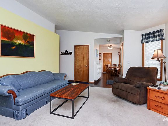 3rd image of 8332 W Willowcourt Dr