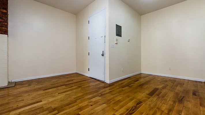 Rented by Nooklyn NYC LLC | media 8