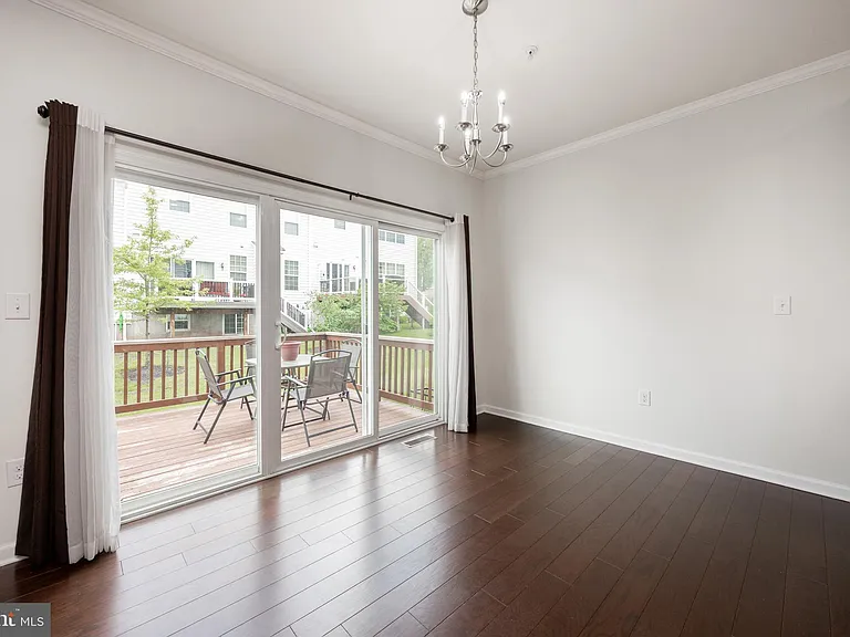 253 Fairfield Cir W — Photo 12