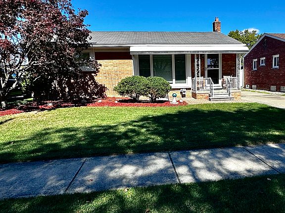2nd image of 32618 Bertram Dr