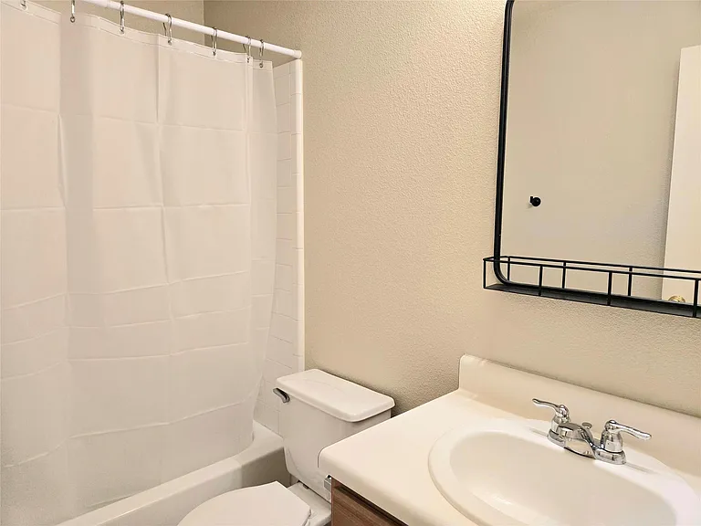 809 Sheraton Ave — Photo 24