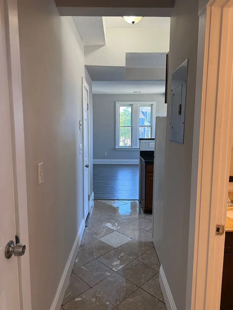 24-26 Alden St — Photo 3