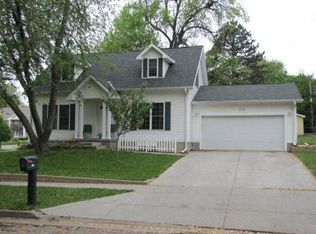 869 S 45th St, Lincoln, NE 68510