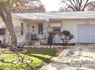 1300 Meadow Park Dr, White Settlement, TX 76108