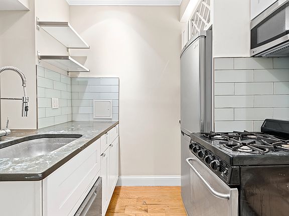 4th image of 336 E 81st St APT L2