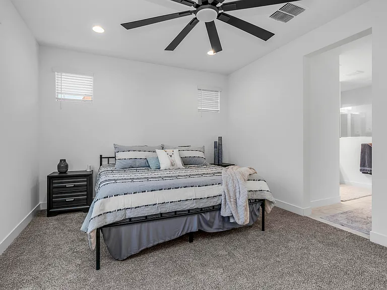 16159 S 177th Dr — Photo 16