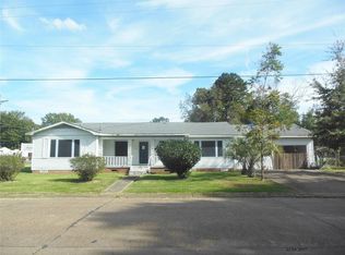 213 N Latour St, Ville Platte, LA 70586