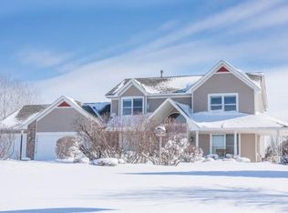 20461 Lake Ridge Dr, Prior Lake, MN 55372