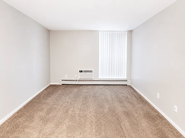 Lexington Hills Apartments — Photo 102