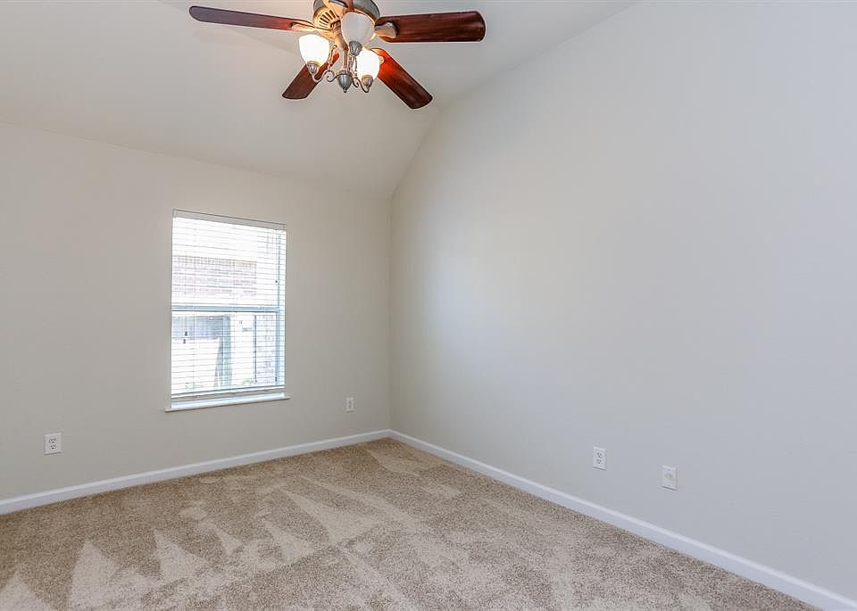 1st image of 112 Ravenknoll Ct