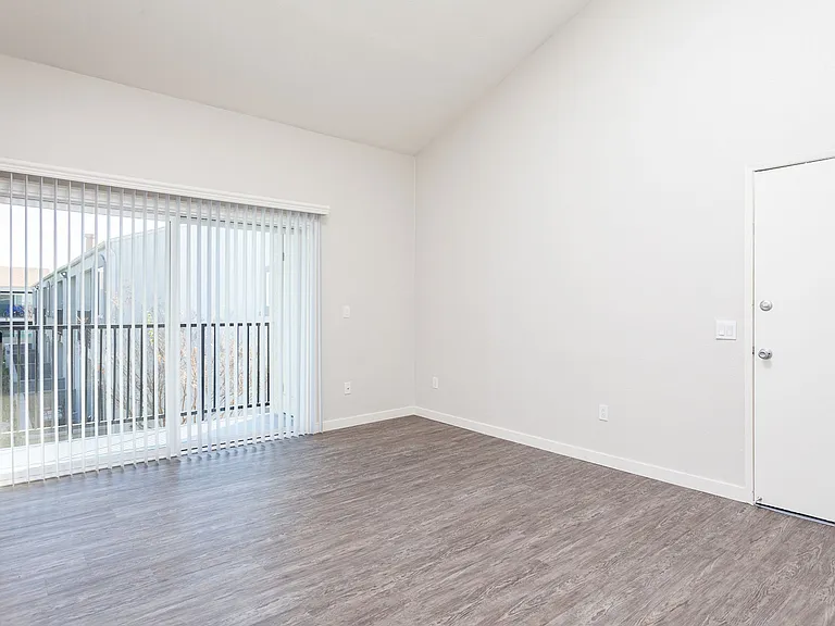 West Fifth Apartments — Photo 11