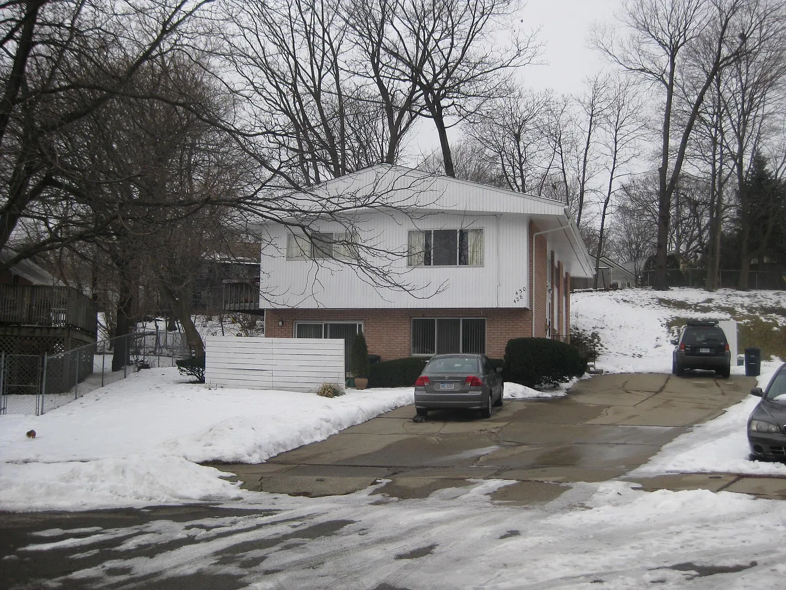 3 bed, 1.5 bath, 1400 sqft, $2,320 — Photo 1