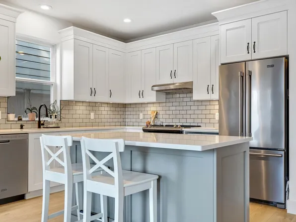 5681 47a Ave, Delta, BC V4K 4B5