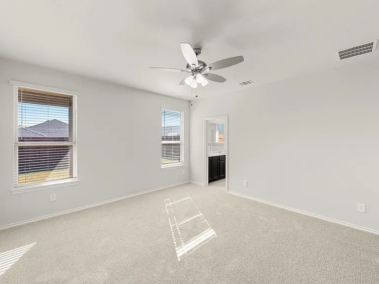 1713 Meadow Crest Dr — Photo 15