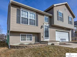 15838 Willow St, Omaha, NE 68136