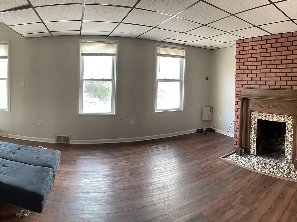 1st image of 2022 Plainview Ave APT 2
