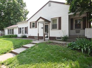 1100 W Vine St, Taylorville, IL