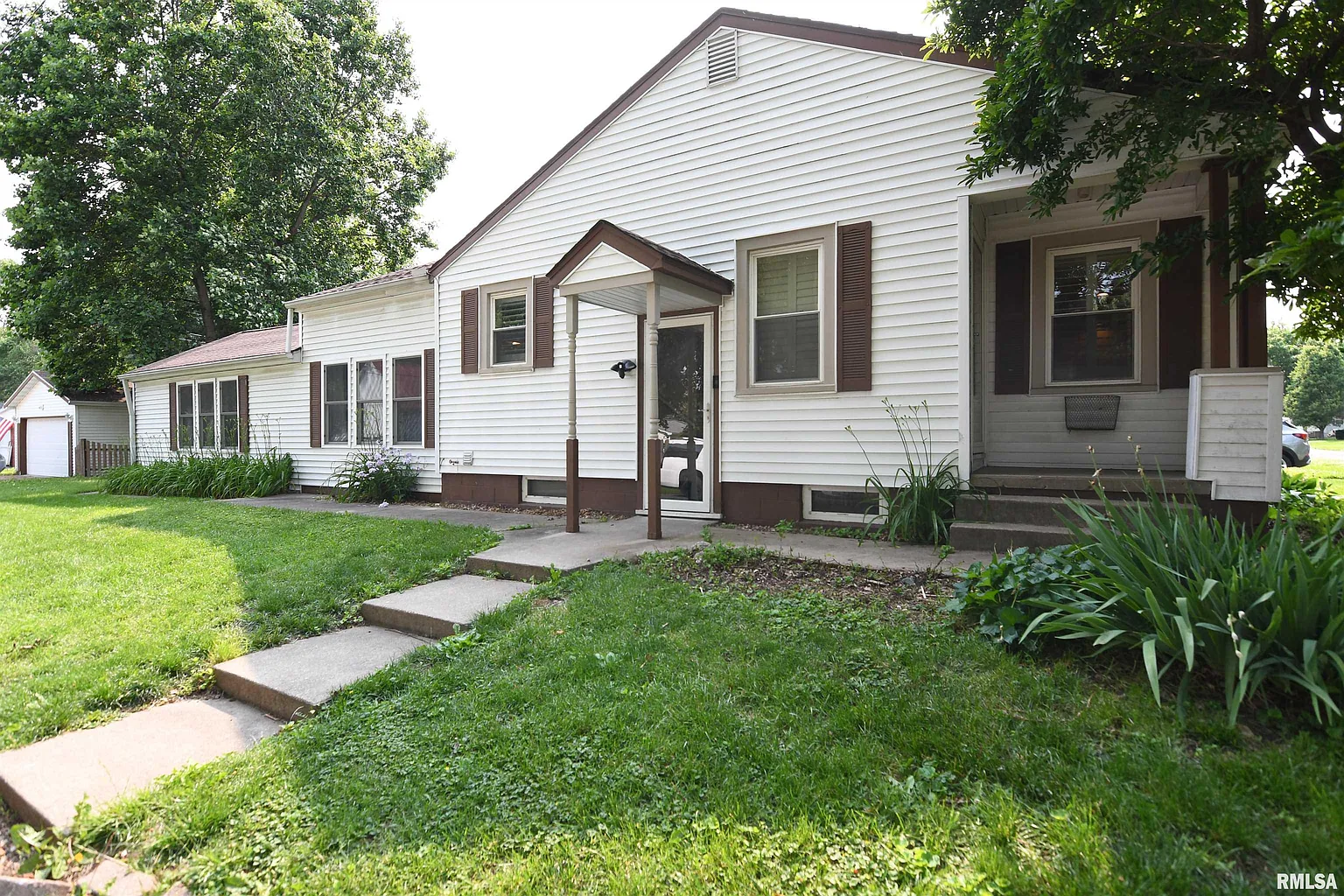 1100 W Vine St photo 1