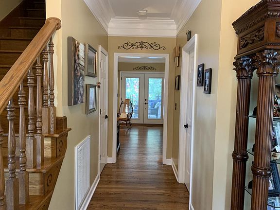 2nd image of 1005 Sussex Dr