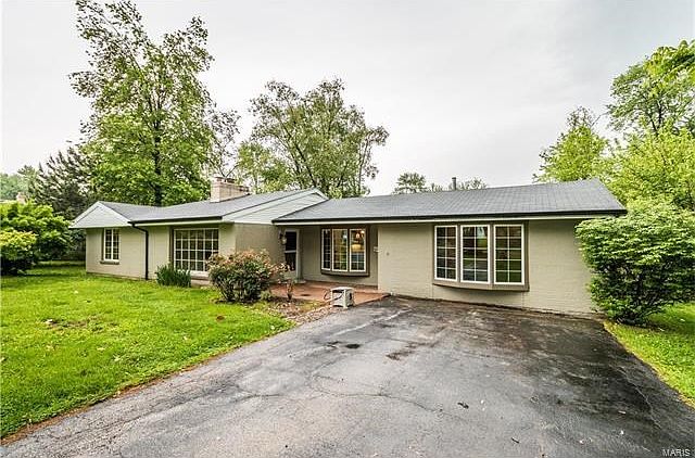 1st image of 29 Airshire Pl