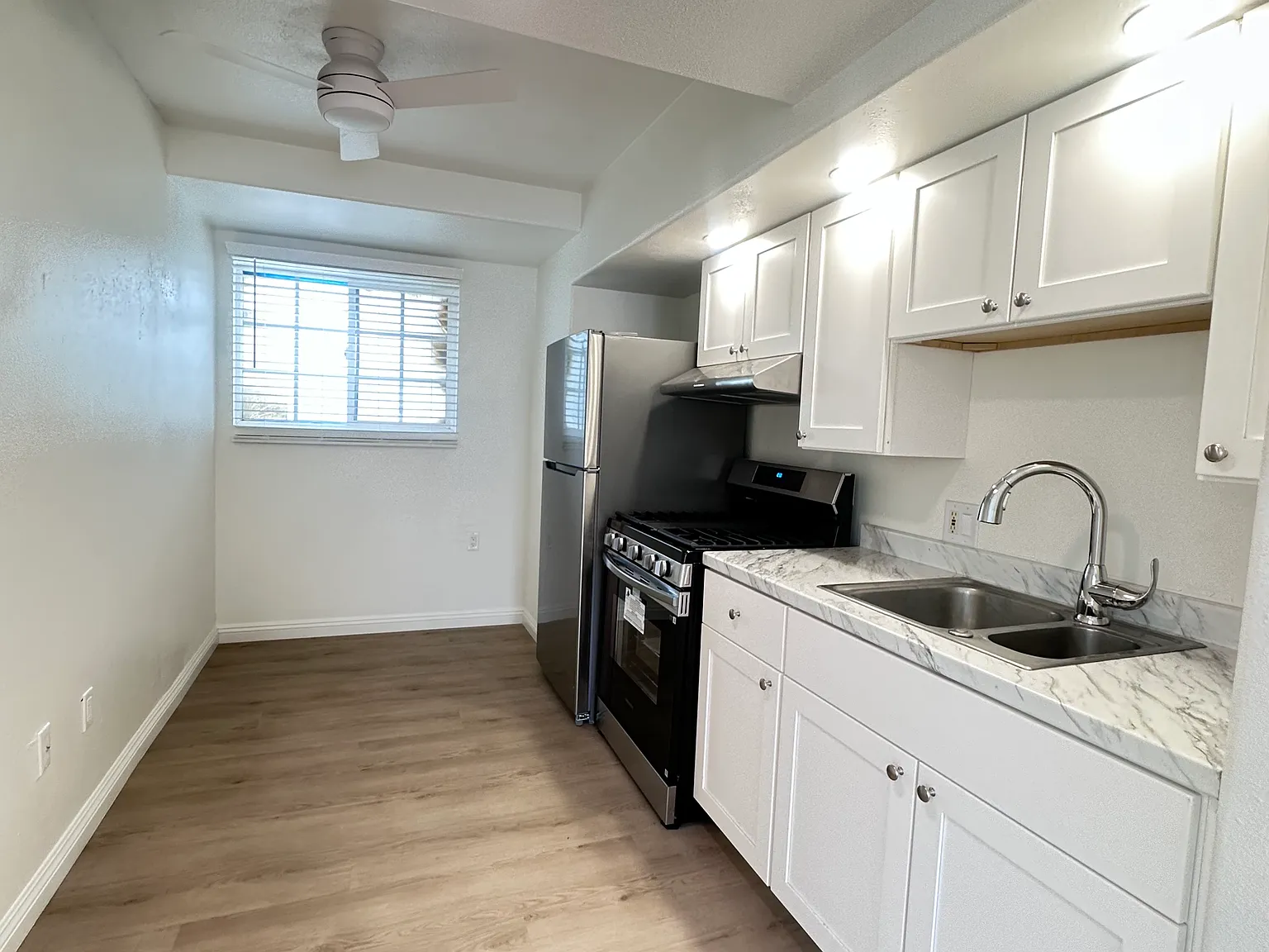 2 bed, 792 sqft, $2,295 — Photo 2