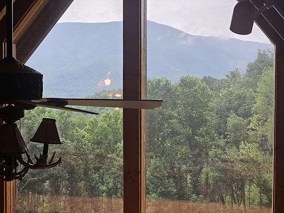 5th image of 2729 Hatcher Mountain Rd