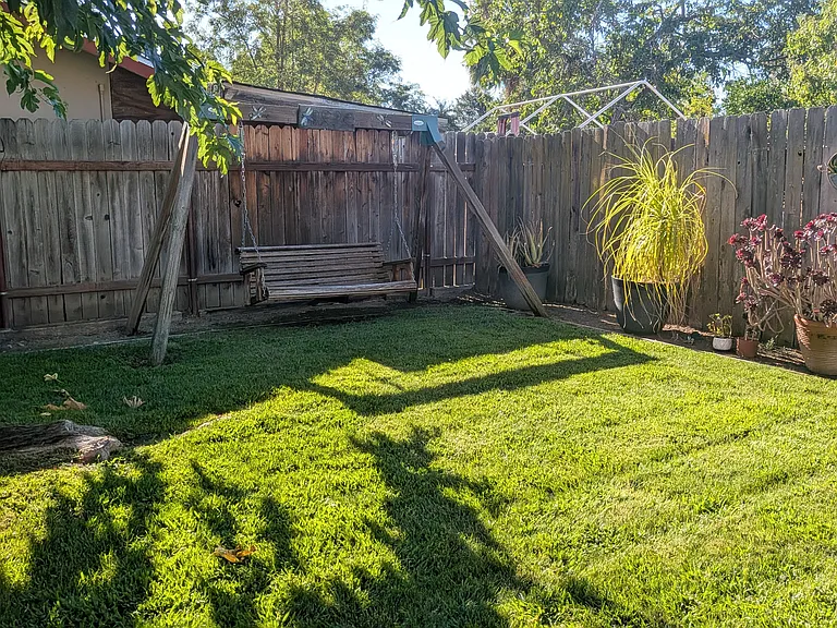 7626 Oak Grove Ave — Photo 4