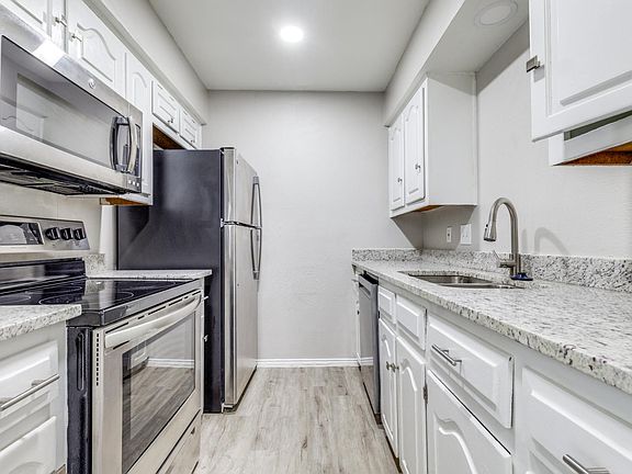 2nd image of 1211 Westridge Ave #204