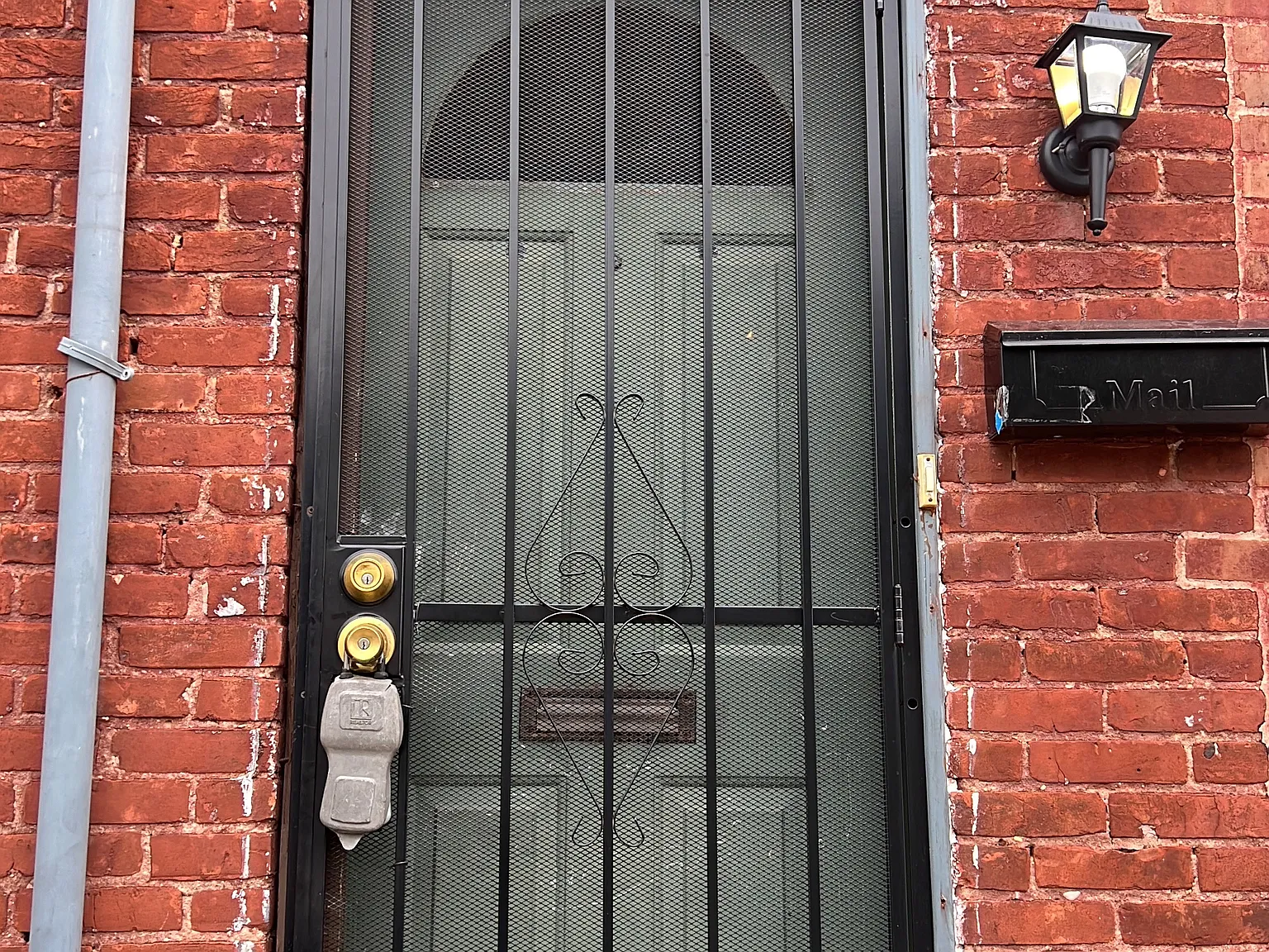 2 bed, 700 sqft, $1,100 — Photo 1