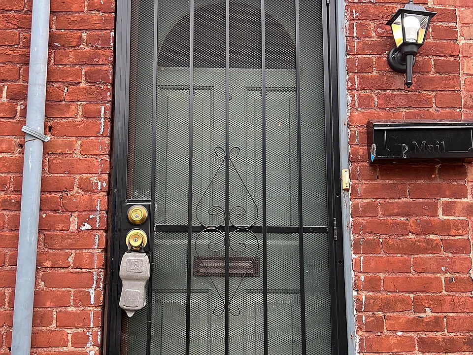 1956 W Fayette St